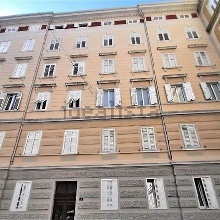 Appartamento La Casa Di Lu Trieste Esterno foto
