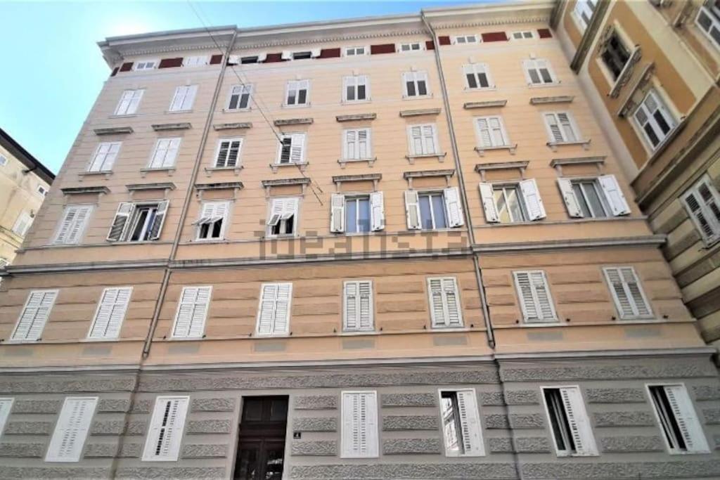 Appartamento La Casa Di Lu Trieste Esterno foto